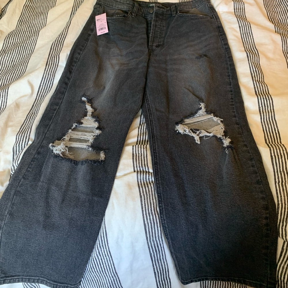 Distressed boyfriend jeans